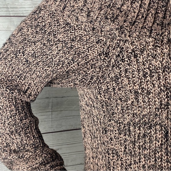 Snails & Cinnamon Sweater - Picture 5 of 12